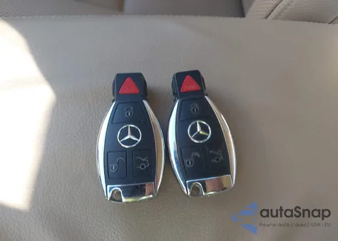 2012 Mercedes-Benz S 550 z USA, uszkodzony, nr VIN WDDNG7DB3CA477676